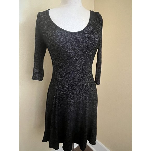 Aiden Y Dress Sz L 3/4 Sleeve Knit Skater Open Keyhole Open Cut Back Black - Picture 1 of 8